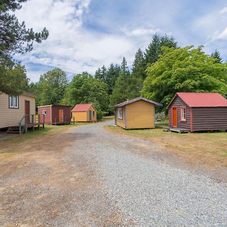 Manapouri Holiday Park Екстериор снимка