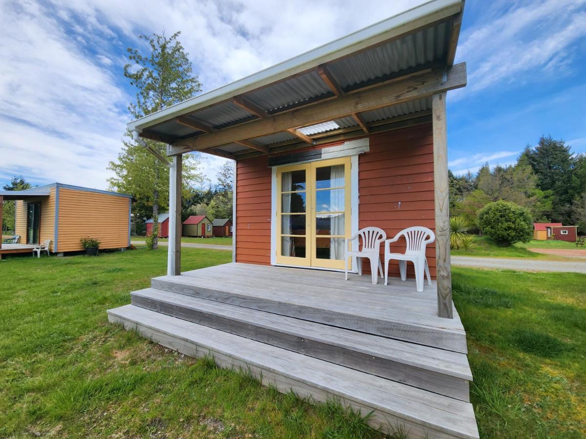 Manapouri Holiday Park Екстериор снимка