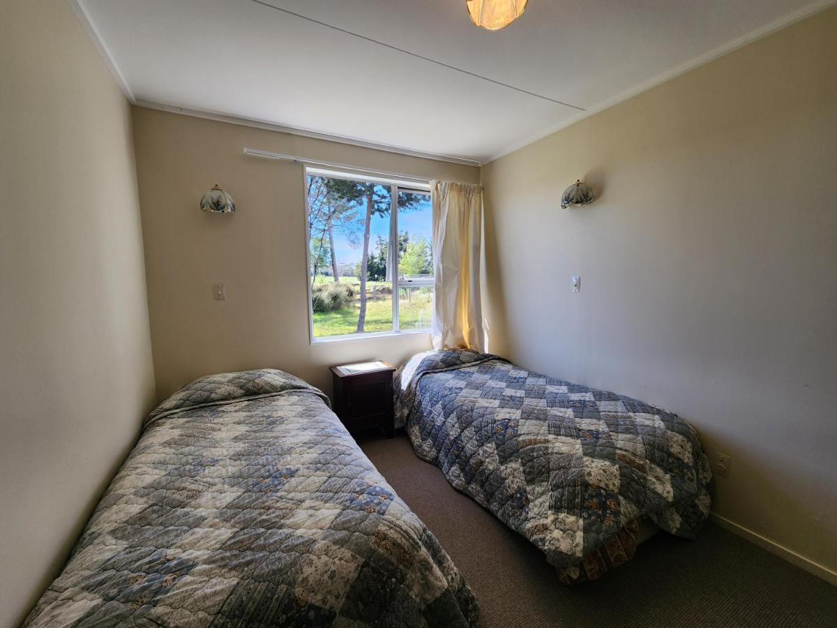 Manapouri Holiday Park Екстериор снимка