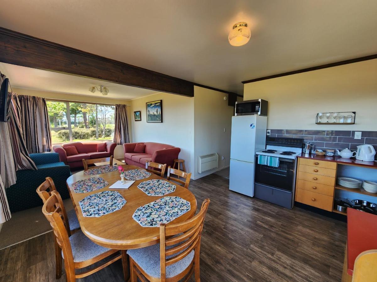 Manapouri Holiday Park Екстериор снимка