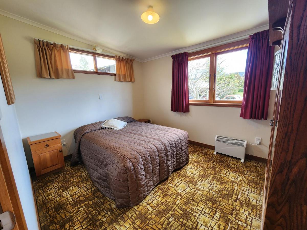 Manapouri Holiday Park Екстериор снимка