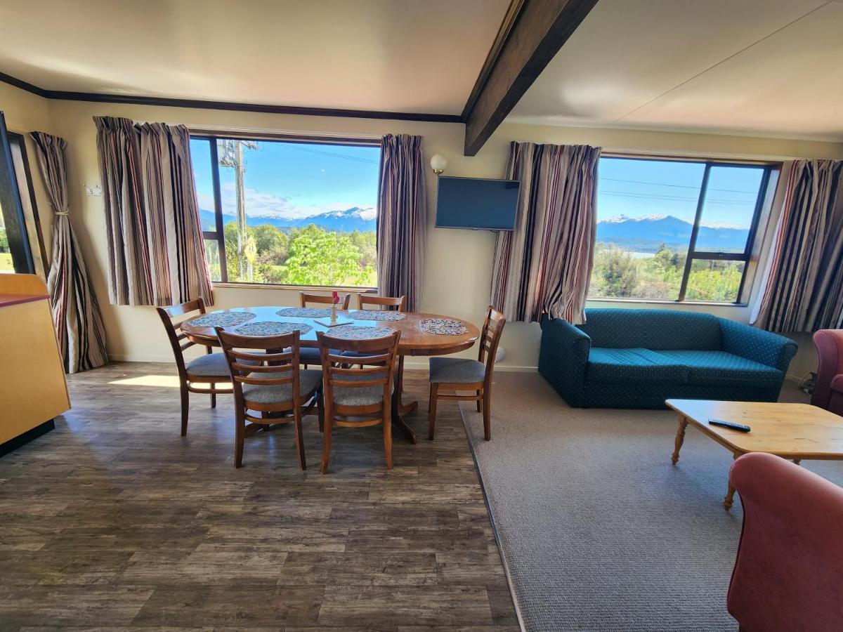 Manapouri Holiday Park Екстериор снимка