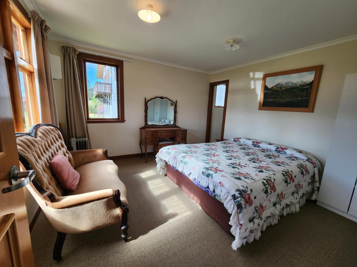 Manapouri Holiday Park Екстериор снимка