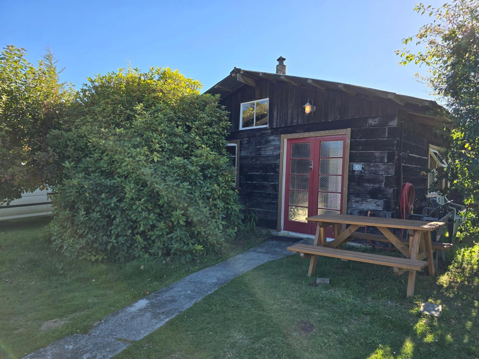 Manapouri Holiday Park Екстериор снимка